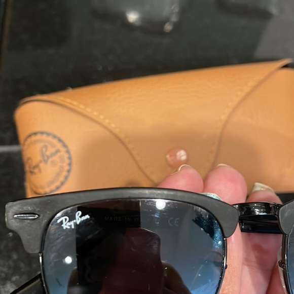 Ray Ban Sunglasses - Picture 4 of 5